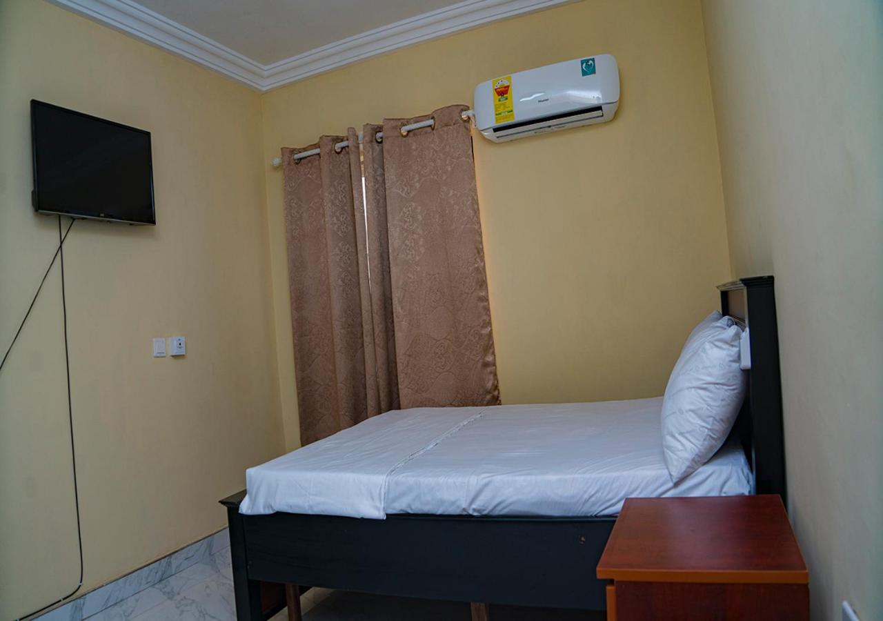 La-Viv Royal Hotel كوماسي المظهر الخارجي الصورة